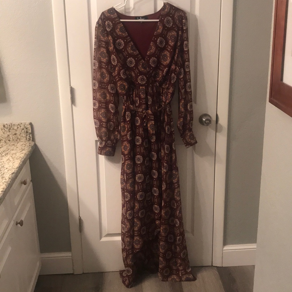 Gorgeous pattern maxi dress